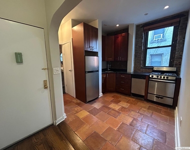 161 W 10th Street - Photo Thumbnail 5