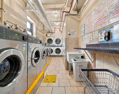 51-25 Van Kleeck Street - Photo Thumbnail 11