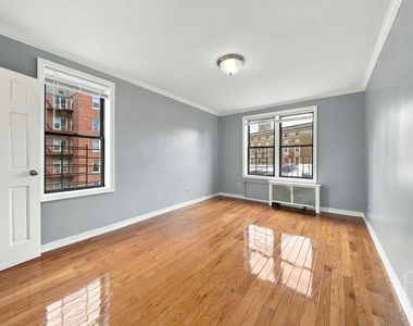 51-25 Van Kleeck Street - Photo Thumbnail 5