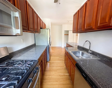 305 Ocean Avenue - Photo Thumbnail 10