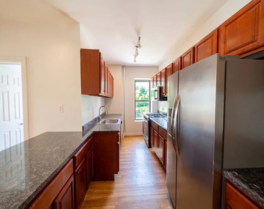 305 Ocean Avenue - Photo Thumbnail 9