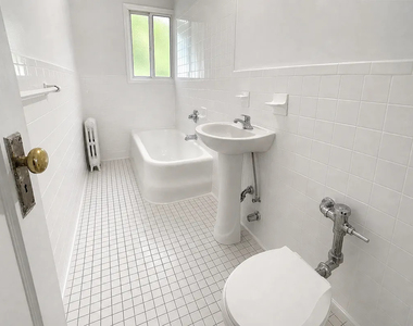 214-35 93rd Avenue - Photo Thumbnail 5