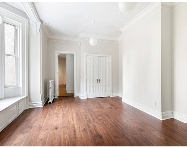 129 E 17th Street - Photo Thumbnail 16