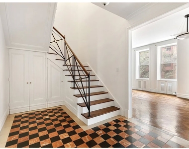 129 E 17th Street - Photo Thumbnail 2