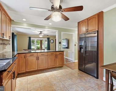21 Snellings Lane - Photo Thumbnail 7