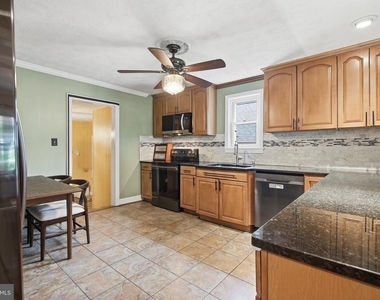 21 Snellings Lane - Photo Thumbnail 8