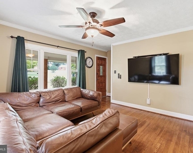 21 Snellings Lane - Photo Thumbnail 5