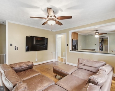 21 Snellings Lane - Photo Thumbnail 3