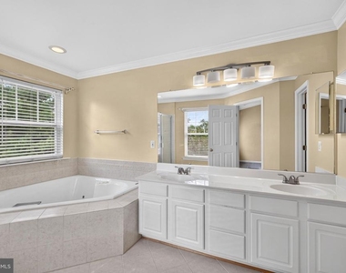 16936 Jed Forest Lane - Photo Thumbnail 23