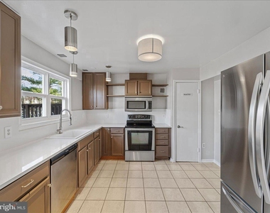 2904 Madeira Court - Photo Thumbnail 12