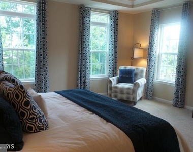 6946 Kona Drive - Photo Thumbnail 3