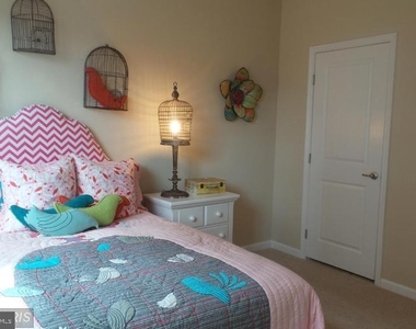 6946 Kona Drive - Photo Thumbnail 6