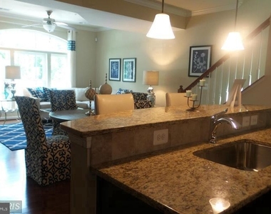 6946 Kona Drive - Photo Thumbnail 7
