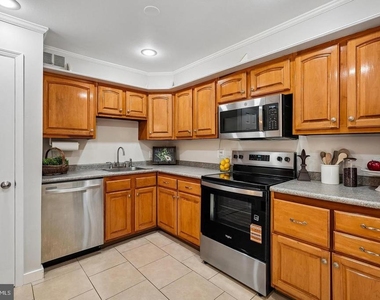 204 Shenandoah Street Se - Photo Thumbnail 8