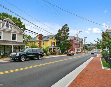 204 Shenandoah Street Se - Photo Thumbnail 18