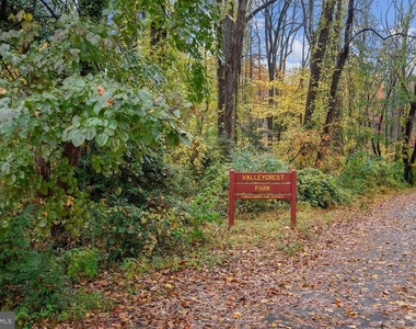 3155 Norfolk Lane - Photo Thumbnail 24
