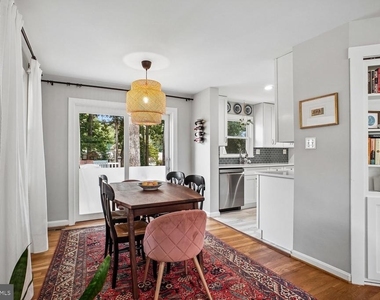 3155 Norfolk Lane - Photo Thumbnail 4