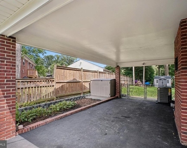 3155 Norfolk Lane - Photo Thumbnail 16