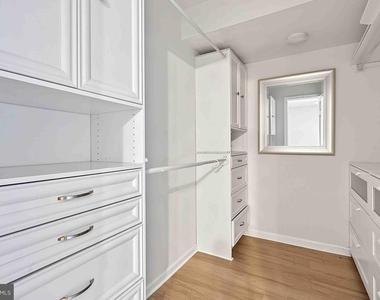 5704 Shadwell Court - Photo Thumbnail 15