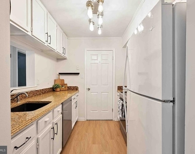 5704 Shadwell Court - Photo Thumbnail 10