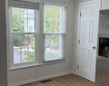 6503 Nevitt Way - Photo Thumbnail 16