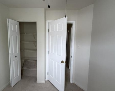 6503 Nevitt Way - Photo Thumbnail 10