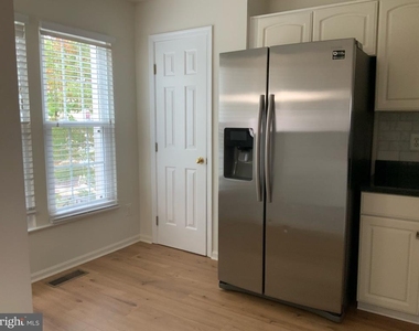 6503 Nevitt Way - Photo Thumbnail 2