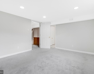 7025 Strathmore Street - Photo Thumbnail 18