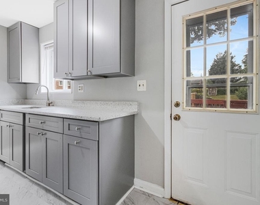 7025 Strathmore Street - Photo Thumbnail 27