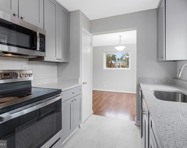 7025 Strathmore Street - Photo Thumbnail 26