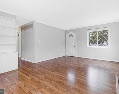 7025 Strathmore Street - Photo Thumbnail 12