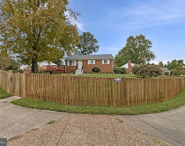7025 Strathmore Street - Photo Thumbnail 9