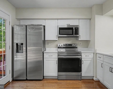 6941 Compton Lane - Photo Thumbnail 2