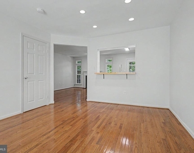 6941 Compton Lane - Photo Thumbnail 11