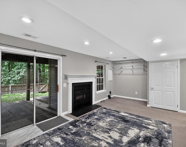 6176 Martins Landing Court - Photo Thumbnail 24