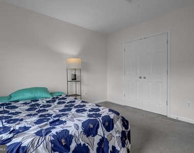 102 Gretchen Court - Photo Thumbnail 32