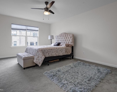 102 Gretchen Court - Photo Thumbnail 27
