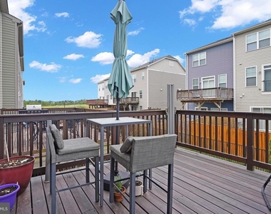 102 Gretchen Court - Photo Thumbnail 35