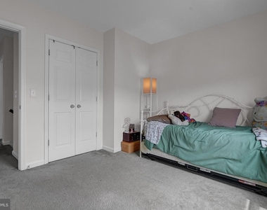 102 Gretchen Court - Photo Thumbnail 29