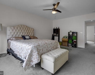 102 Gretchen Court - Photo Thumbnail 25