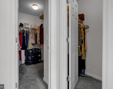 102 Gretchen Court - Photo Thumbnail 24