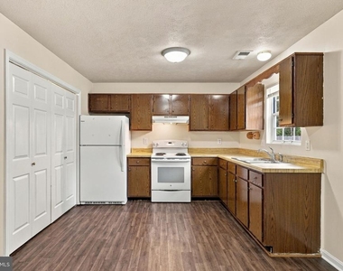 111 Nottoway Drive - Photo Thumbnail 11