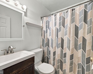 111 Nottoway Drive - Photo Thumbnail 24