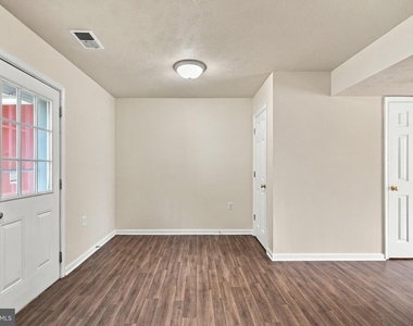 111 Nottoway Drive - Photo Thumbnail 17