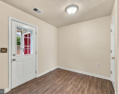 111 Nottoway Drive - Photo Thumbnail 18