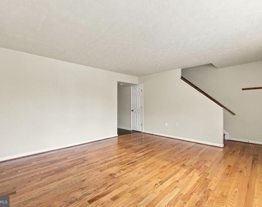 111 Nottoway Drive - Photo Thumbnail 8