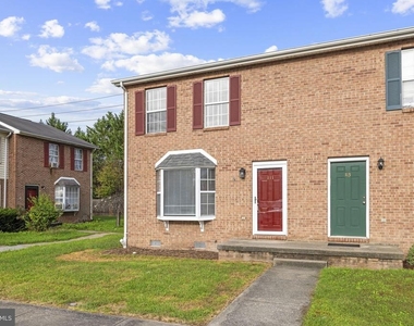 111 Nottoway Drive - Photo Thumbnail 3