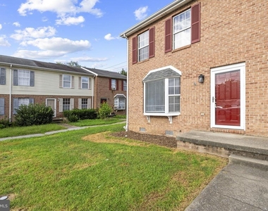 111 Nottoway Drive - Photo Thumbnail 6