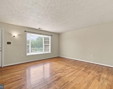 111 Nottoway Drive - Photo Thumbnail 9