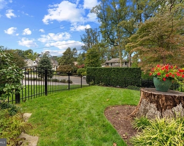 4304 Lorcom Lane - Photo Thumbnail 39